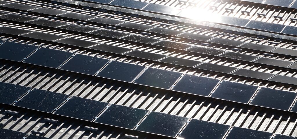 Impianto fotovoltaico su copertura industriale a Burago